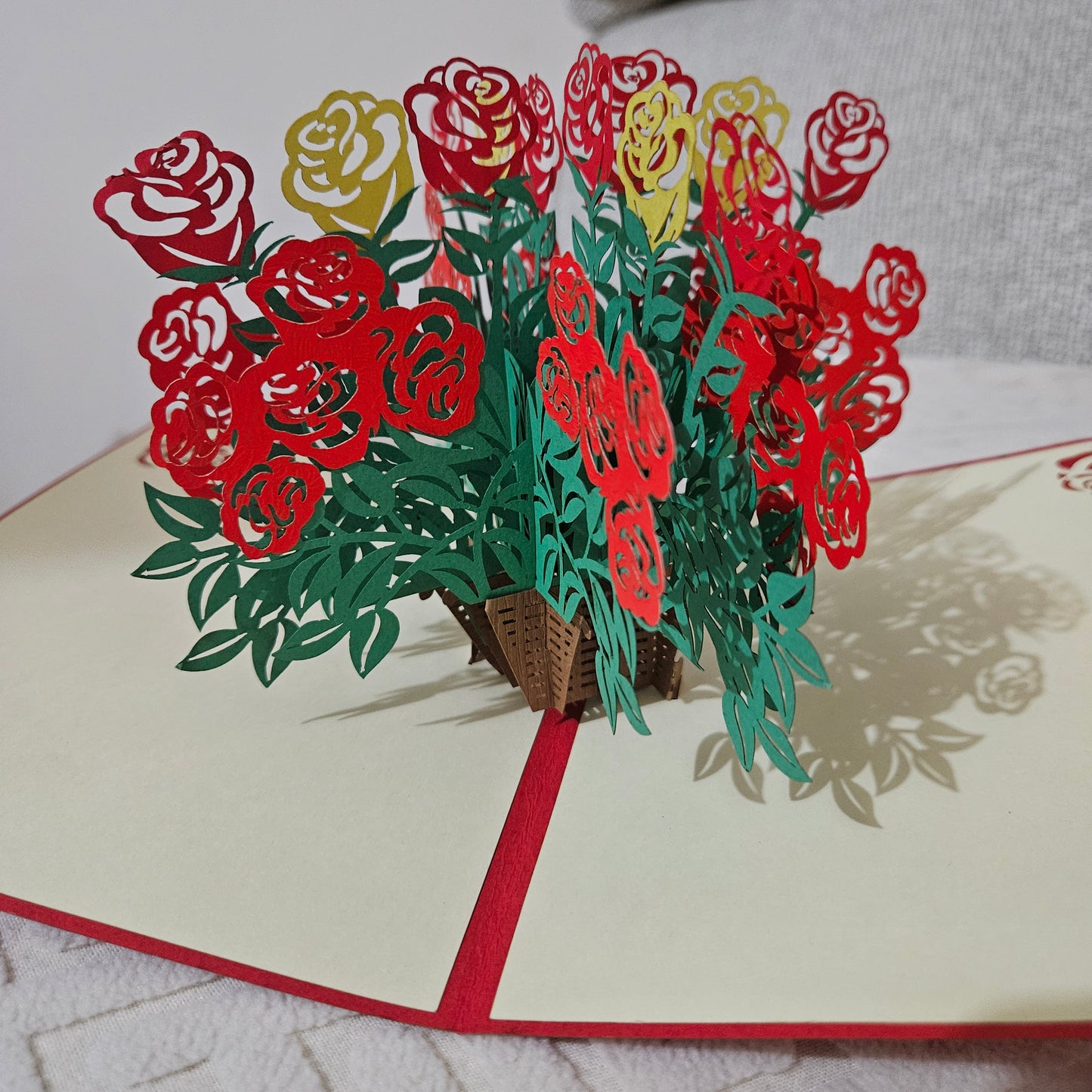 Big Roses Basket 3D Poo Up Card