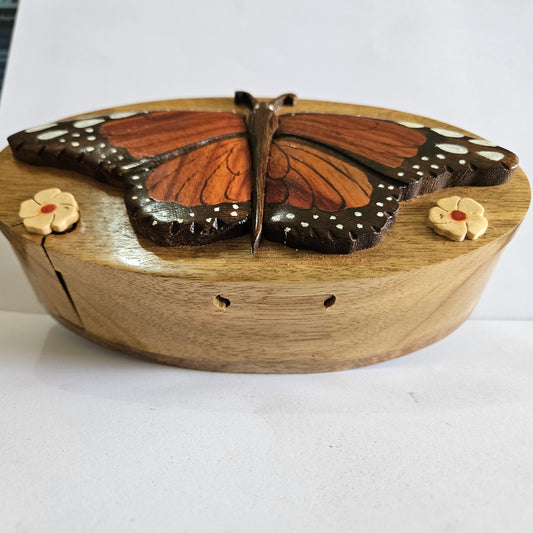 🦋 Butterfly 3D Wooden Puzzle Box – Handcrafted Hidden Keepsake