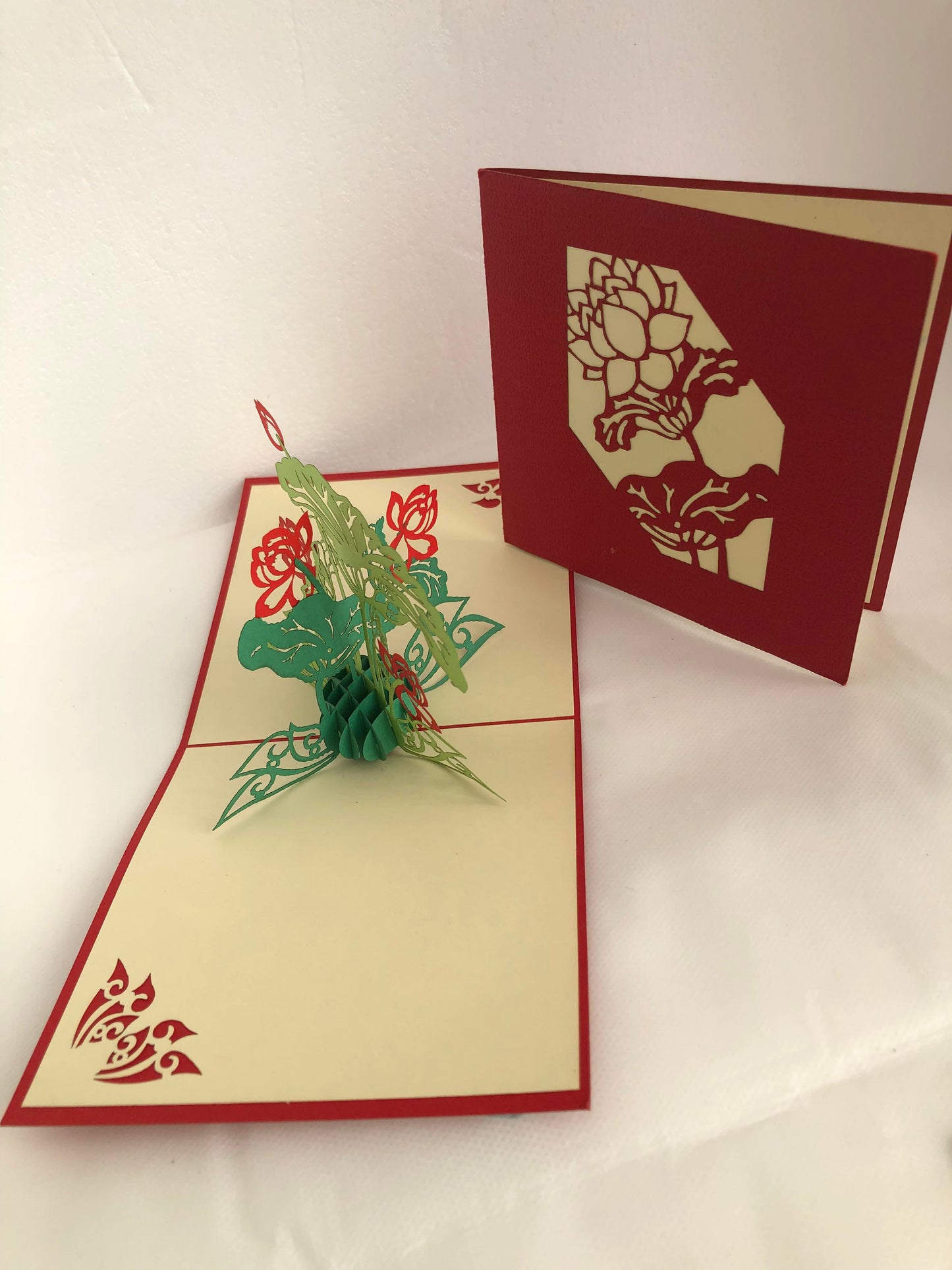 Small Pop Up Card  Flower Red Roses
